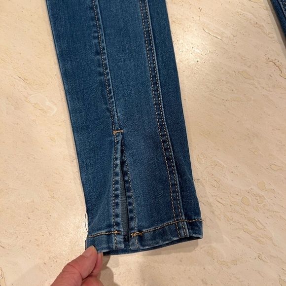 Redial Premium Collection with front split - Picture 3 of 6